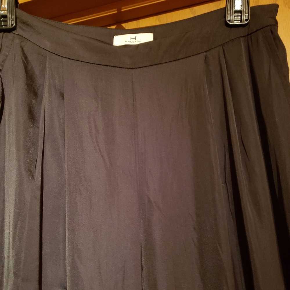 H by Halston wide leg flowy satin pleated pants